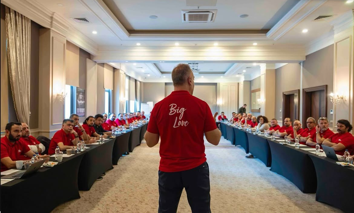 Altan Kosova, BigChefs Vizyonuyla Zirve Sahnesinde Altan Kosova, BigChefs Vizyonuyla Zirve Sahnesinde