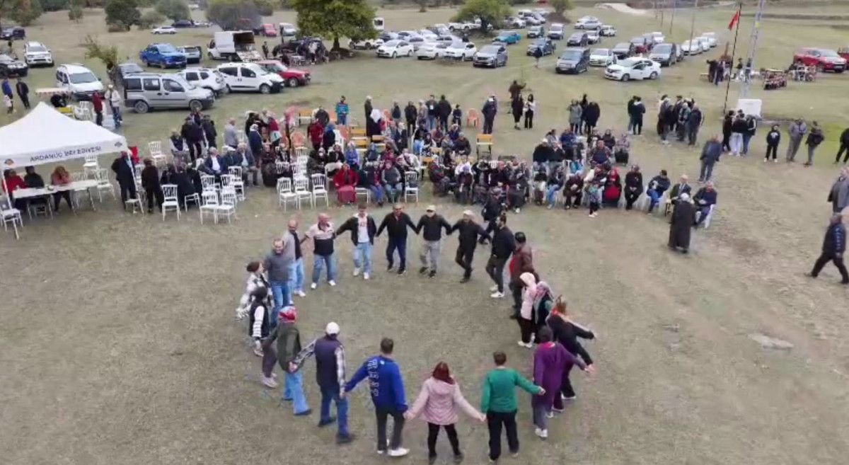 Ardanuç’ta türkü şöleni coşkusu – Ensonhaber Ardanuç’ta türkü şöleni coşkusu – Ensonhaber