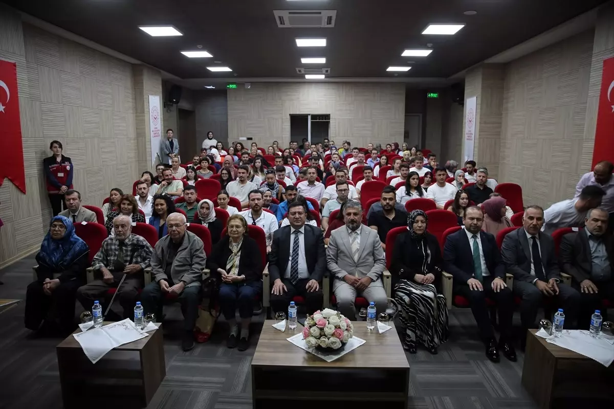 Yarım Asırlık Çiftler, Gençlere Evlilik Tecrübelerini Anlattı Yarım Asırlık Çiftler, Gençlere Evlilik Tecrübelerini Anlattı