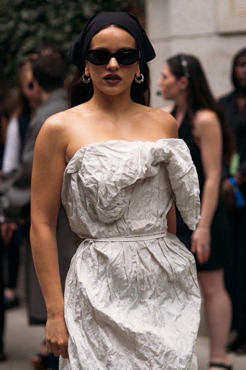 New York Moda Haftası: Sokak Görünümlerinde Göze Çarpan Şapkalar New York Moda Haftası: Sokak Görünümlerinde Göze Çarpan Şapkalar