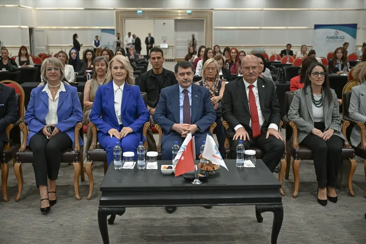 Girişimci İş Kadınları Derneği’nden Teknolojiyle Dönüşüm Projesi Girişimci İş Kadınları Derneği’nden Teknolojiyle Dönüşüm Projesi