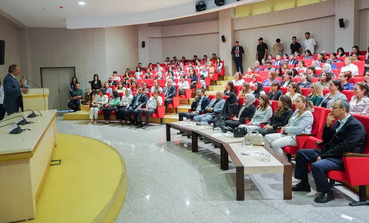 Kilis’te ‘Kadın ve Aile Dostu Kent’ Çalıştayı Düzenlendi Kilis’te ‘Kadın ve Aile Dostu Kent’ Çalıştayı Düzenlendi