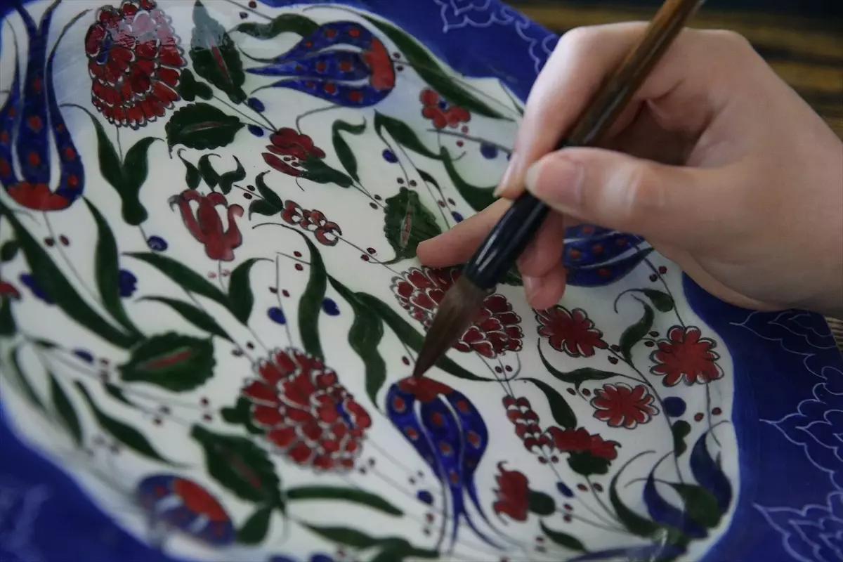 Tokatlı Genç Kadın Çinicilikte Usta Oldu Tokatlı Genç Kadın Çinicilikte Usta Oldu