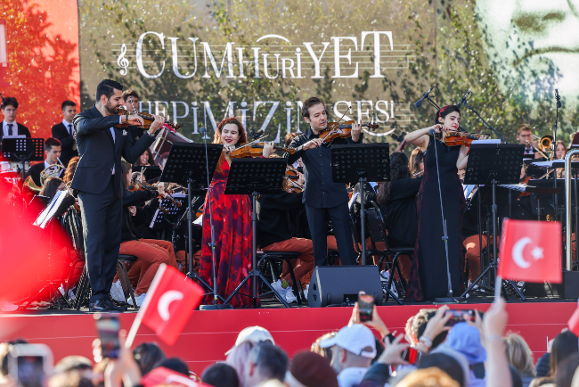 Galataport İstanbul Cumhuriyet’in 102. Yılını Çok Özel Etkinlikler ve Büyük Bir Coşkuyla Kutladı Galataport İstanbul Cumhuriyet’in 102. Yılını Çok Özel Etkinlikler ve Büyük Bir Coşkuyla Kutladı