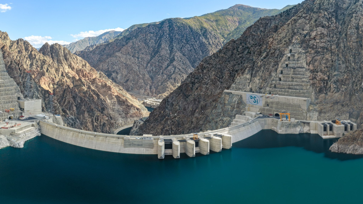 Yusufeli HES 3 yılda 3,4 milyon megavatsaatlik elektrik üretti Yusufeli HES 3 yılda 3,4 milyon megavatsaatlik elektrik üretti