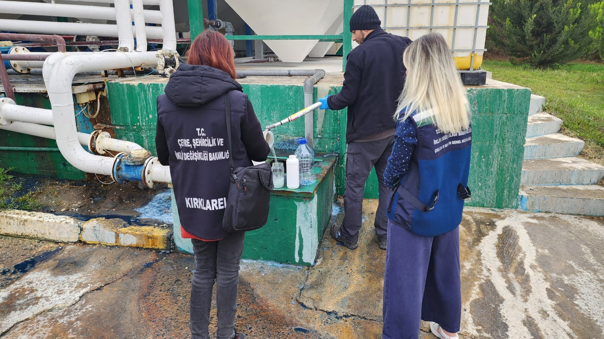 2025’te çevreyi kirleten 5 bin 4 tesise 2 milyar 911 milyon lira ceza 2025’te çevreyi kirleten 5 bin 4 tesise 2 milyar 911 milyon lira ceza