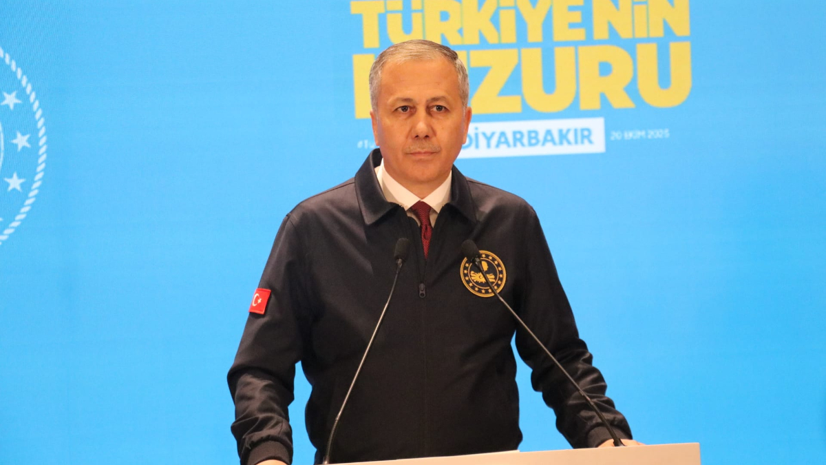Ali Yerlikaya: Hiç kimse polisimize, ‘düşman’ deme alçaklığına cüret edemez Ali Yerlikaya: Hiç kimse polisimize, ‘düşman’ deme alçaklığına cüret edemez