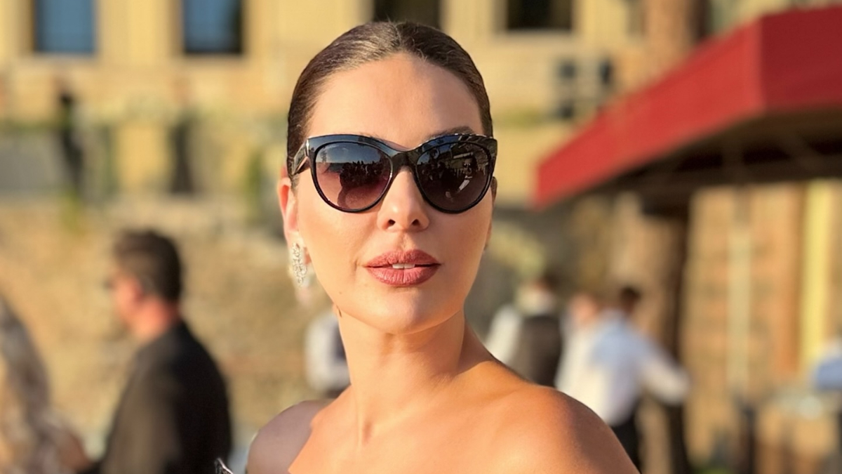 Geçmişe götürdü! Liseli Bergüzar Korel’i paylaştı Geçmişe götürdü! Liseli Bergüzar Korel’i paylaştı