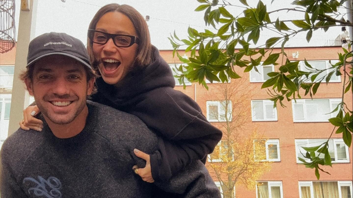 Zeynep Bastık ve Serkay Tütüncü tatilde! Romantik kareler yayınladı Zeynep Bastık ve Serkay Tütüncü tatilde! Romantik kareler yayınladı