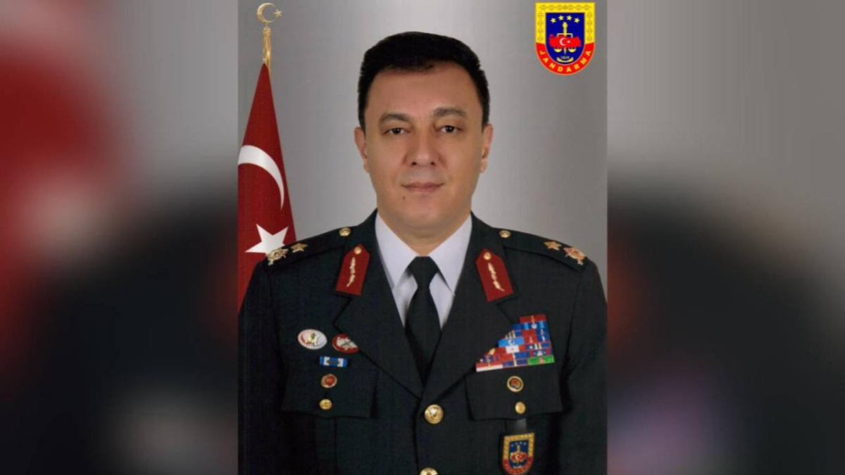 Jandarma KOM Daire Başkanı Tuğgeneral Selami Akşit hayatını kaybetti Jandarma KOM Daire Başkanı Tuğgeneral Selami Akşit hayatını kaybetti