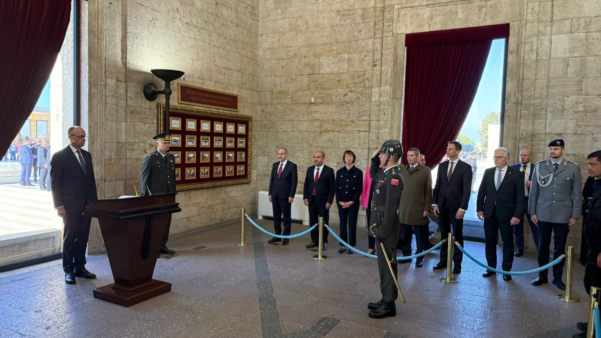 Almanya Başbakanı Merz, Anıtkabir’i ziyaret etti Almanya Başbakanı Merz, Anıtkabir’i ziyaret etti