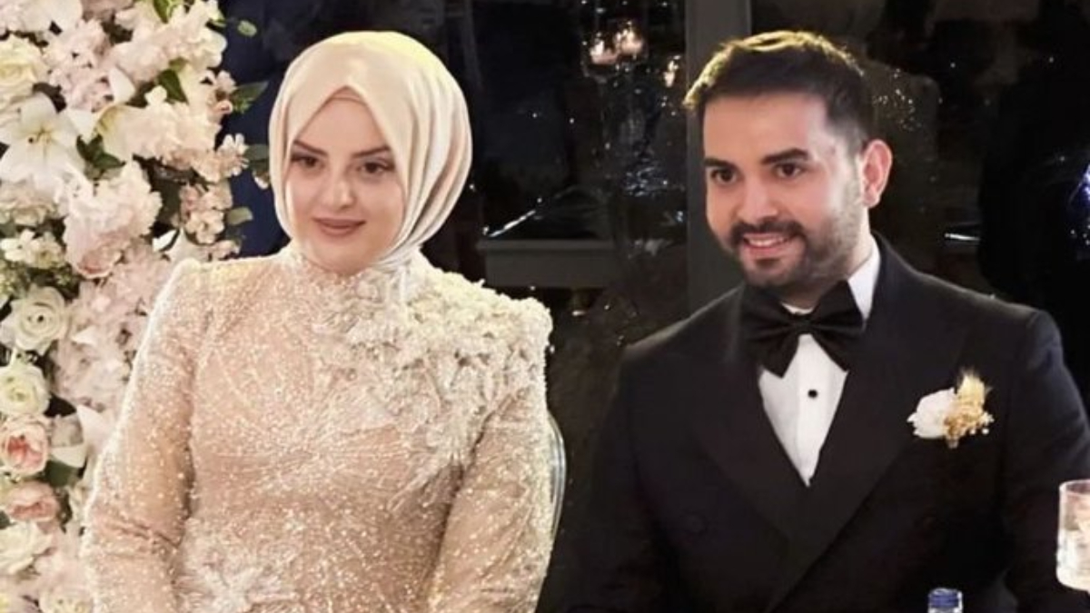 Kadir Ezildi’den eşine 3 milyon TL’lik hediye! Arabayı elleriyle yıkadı