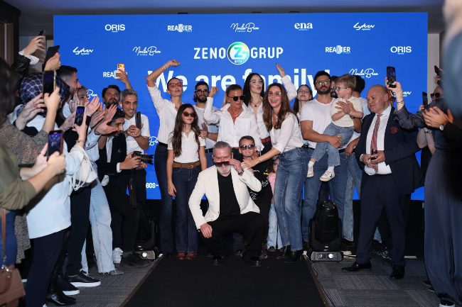 Zeno Grup Optik Yeni Merkez Binasının Açılışını Görkemli Bir Defileyle Kutladı Zeno Grup Optik Yeni Merkez Binasının Açılışını Görkemli Bir Defileyle Kutladı