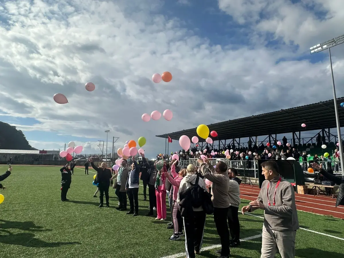 Kozlu Belediyespor’dan Kanserle Mücadeleye Destek Etkinliği Kozlu Belediyespor’dan Kanserle Mücadeleye Destek Etkinliği