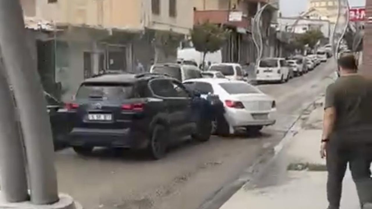 Dehşete düşüren görüntüler! Tartıştığı kişiyi cip ile ezdi!