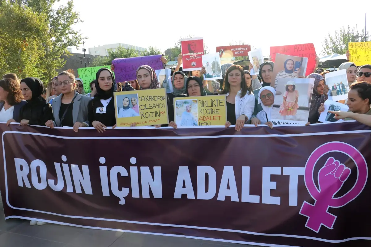 Rojin Kabaiş İçin Adalet Yürüyüşü Düzenlendi Rojin Kabaiş İçin Adalet Yürüyüşü Düzenlendi