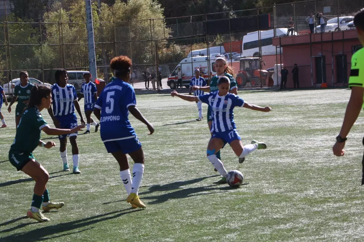 Hakkarigücü Kadın Futbol Takımı Giresun Sanayi Spor’u 1-0 Yendi Hakkarigücü Kadın Futbol Takımı Giresun Sanayi Spor’u 1-0 Yendi