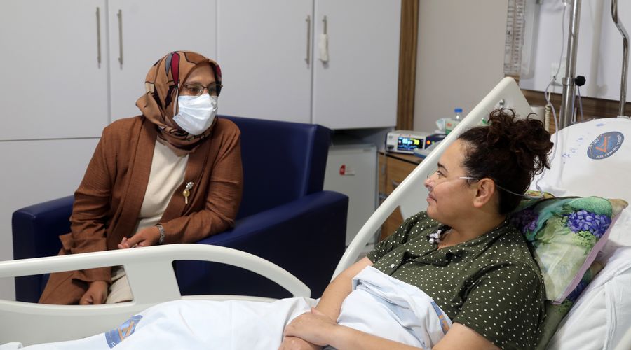 Hastanenin ilk ve son kalp nakli hastaları buluştu Hastanenin ilk ve son kalp nakli hastaları buluştu