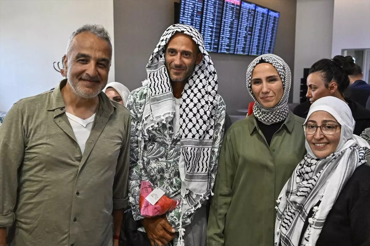 Sümeyye Erdoğan Bayraktar, Küresel Sumud Filosu Aktivistlerini Karşıladı