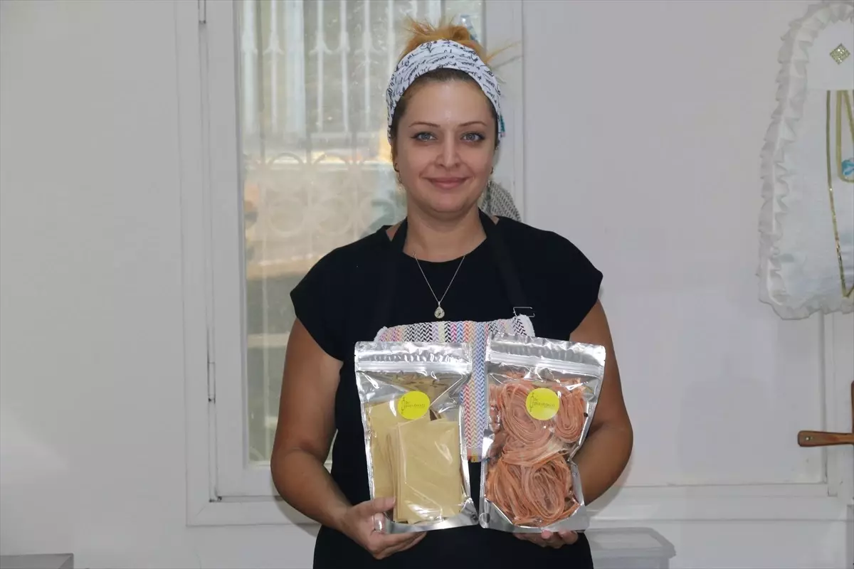 Burcu Sözüdüz, Makarna İmalathanesi Açarak Hayalini Gerçekleştirdi Burcu Sözüdüz, Makarna İmalathanesi Açarak Hayalini Gerçekleştirdi