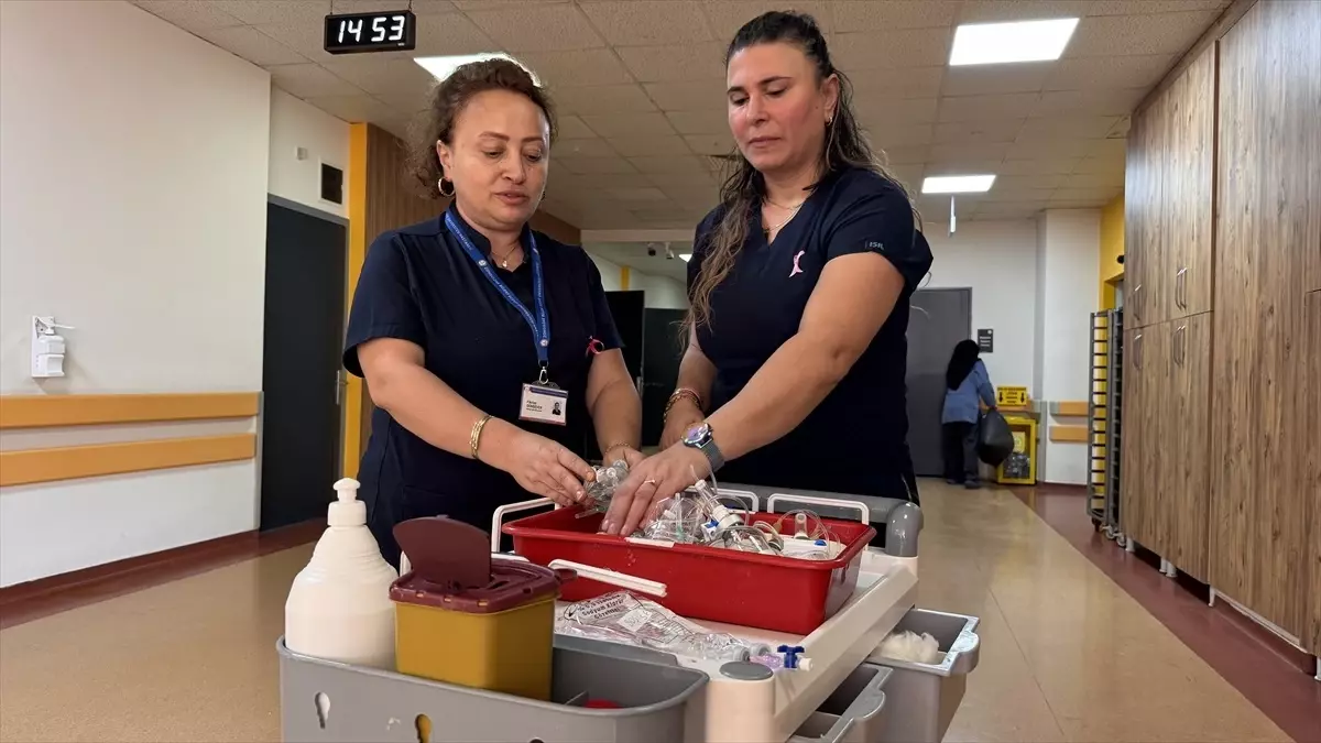 Zonguldak’ta Meme Kanserini Yenen Hemşireler, Diğerlerine Umut Oluyor Zonguldak’ta Meme Kanserini Yenen Hemşireler, Diğerlerine Umut Oluyor