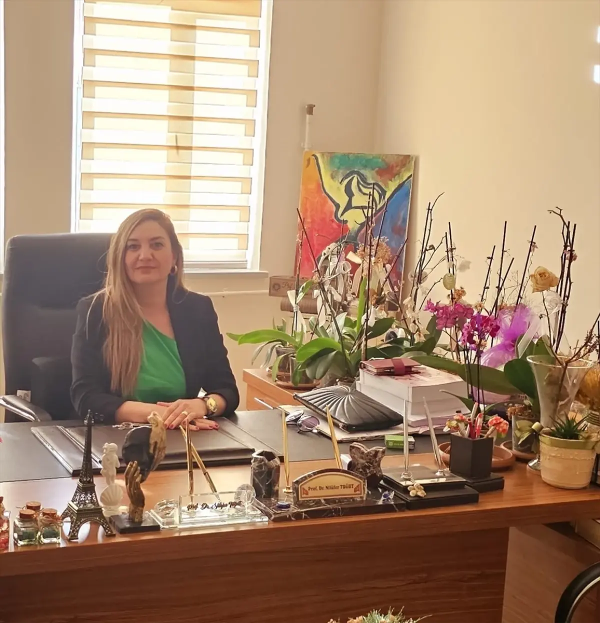 Bebeği Gündüz ve Gece Emzirmek Gerekiyor Bebeği Gündüz ve Gece Emzirmek Gerekiyor