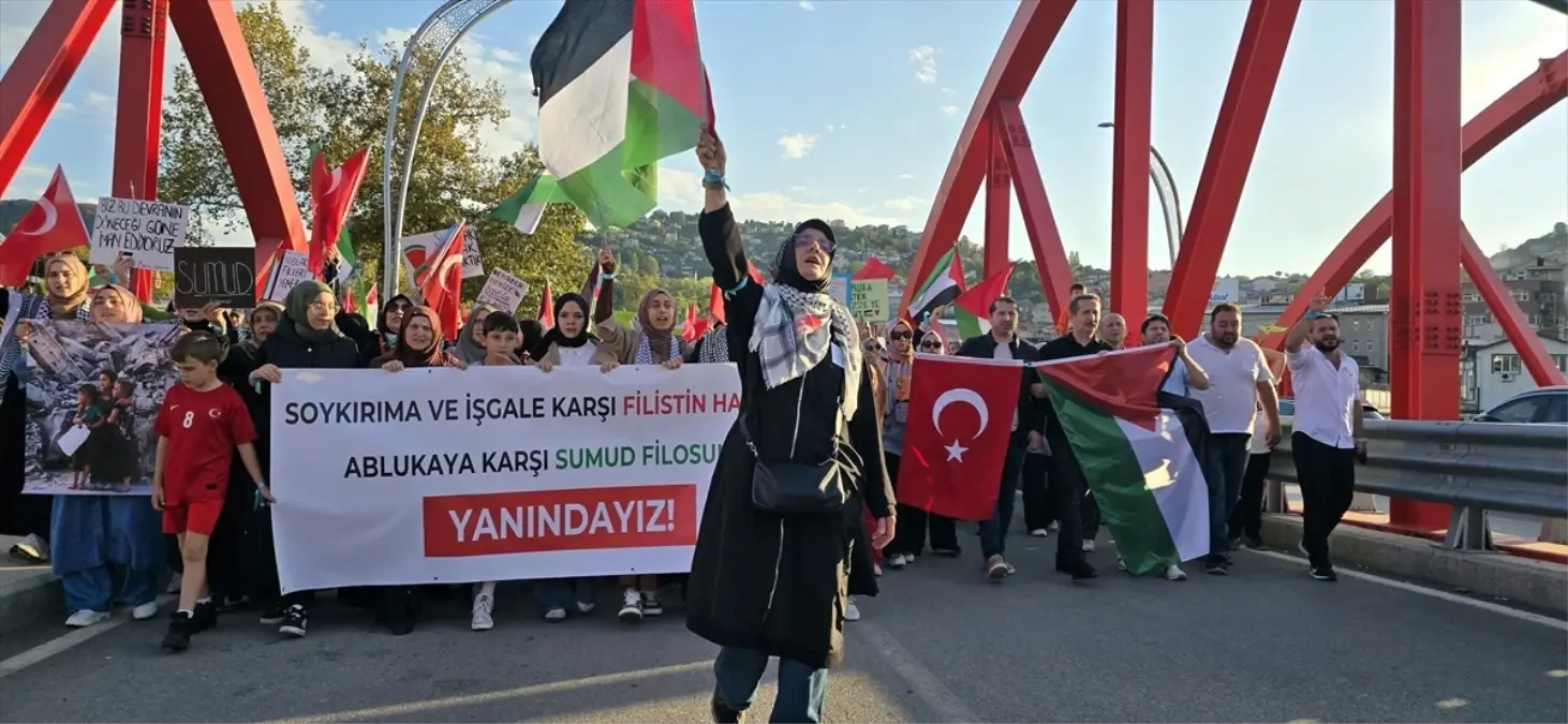 Zonguldak’ta Gazze İçin Destek Yürüyüşü Düzenlendi Zonguldak’ta Gazze İçin Destek Yürüyüşü Düzenlendi