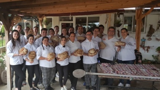 120 Yıllık Aile Geleneği: Pasto Fırını ve Ekmek Kültürü 120 Yıllık Aile Geleneği: Pasto Fırını ve Ekmek Kültürü