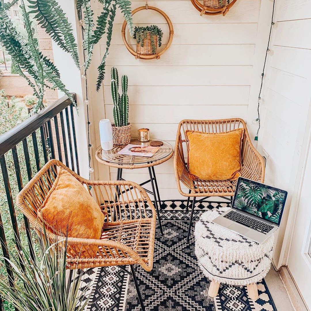 Dar Balkonlar İçin Pratik Dekorasyon Önerileri Dar Balkonlar İçin Pratik Dekorasyon Önerileri