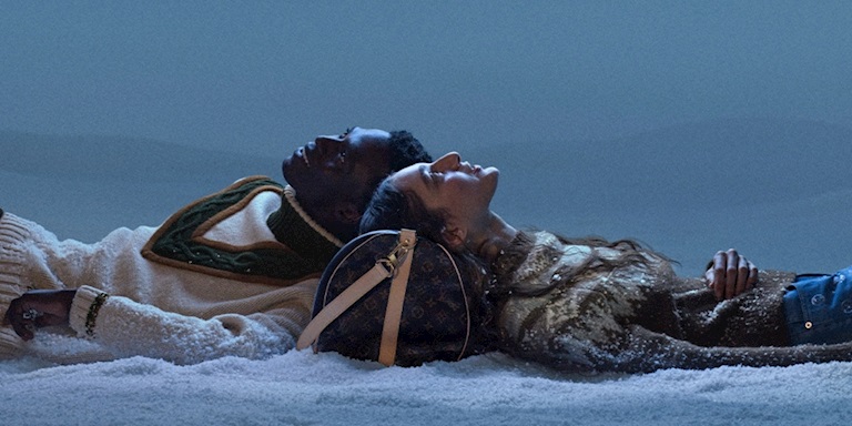 Louis Vuitton’un Yeni Kampanyası Seyahat Temasını İşliyor Louis Vuitton’un Yeni Kampanyası Seyahat Temasını İşliyor