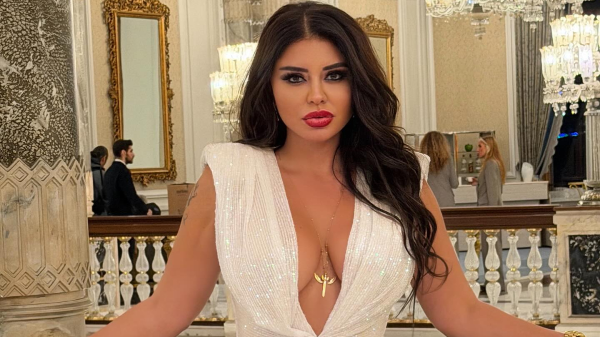 Okan Bayülgen’in ‘Sevişilecek insan kalmadı’ Sözüne Ebru… Okan Bayülgen’in ‘Sevişilecek insan kalmadı’ Sözüne Ebru…