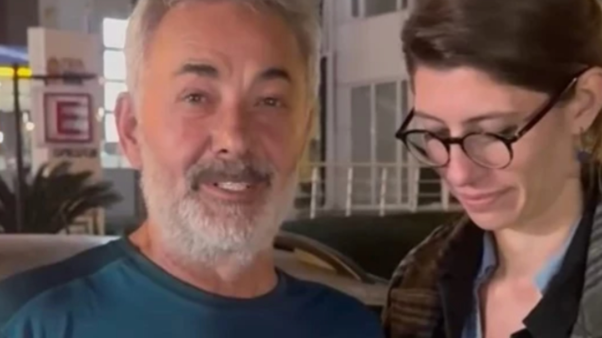 Mehmet Aslantuğ ve Canan Şahin Etiler’de Görüntülendi Mehmet Aslantuğ ve Canan Şahin Etiler’de Görüntülendi