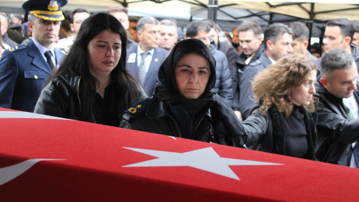 Şehit Hava Pilot Binbaşı Nihat İlgen’in Eşi, Askeri… Şehit Hava Pilot Binbaşı Nihat İlgen’in Eşi, Askeri…