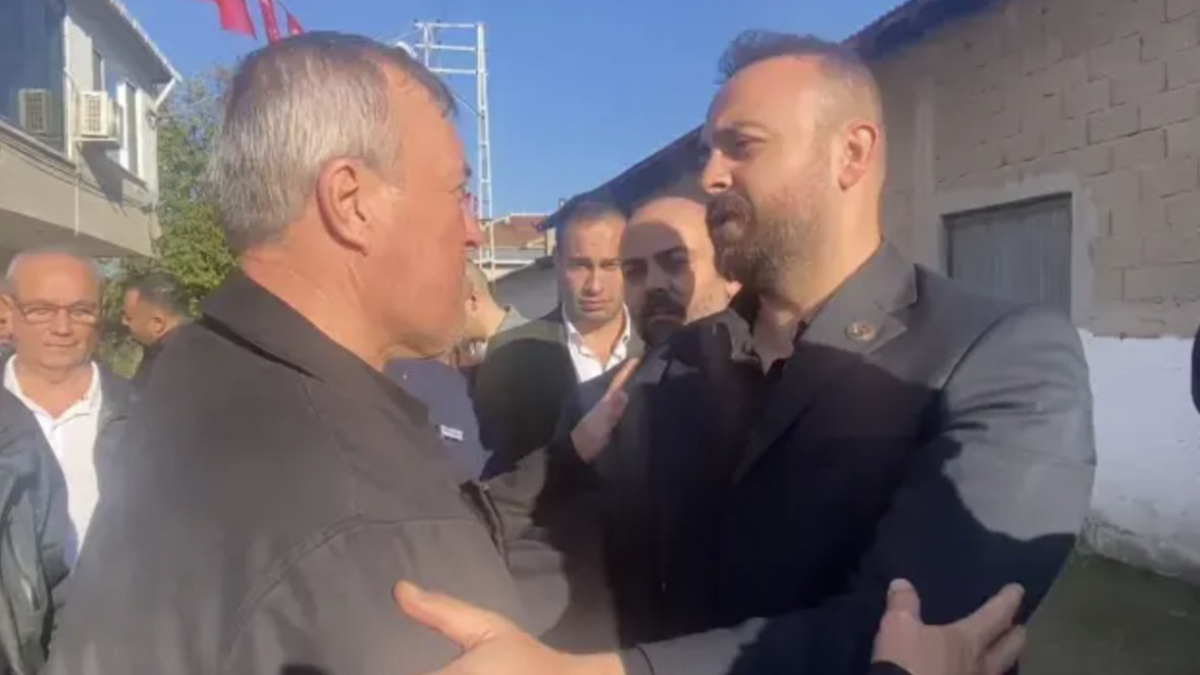 Şehit babası, MHP’li başkana ‘Beni Devlet Bahçeli’ye… Şehit babası, MHP’li başkana ‘Beni Devlet Bahçeli’ye…