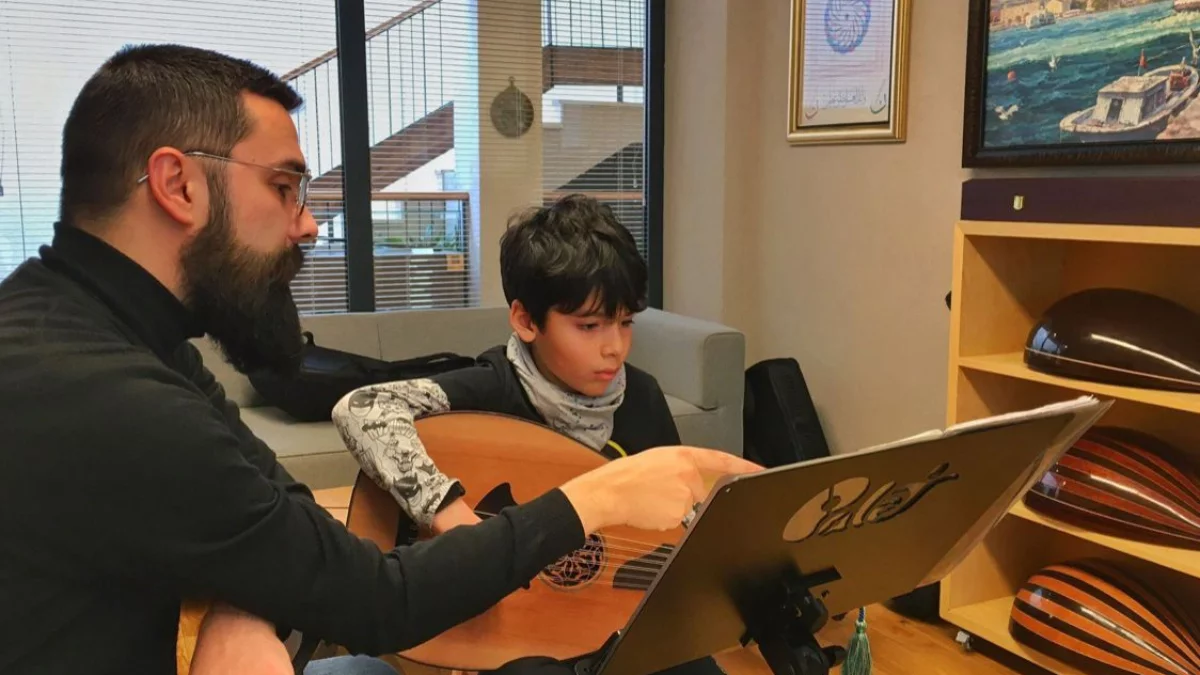 Türk Müziğini Yaşatan İlkokul ve Müzesi Türk Müziğini Yaşatan İlkokul ve Müzesi