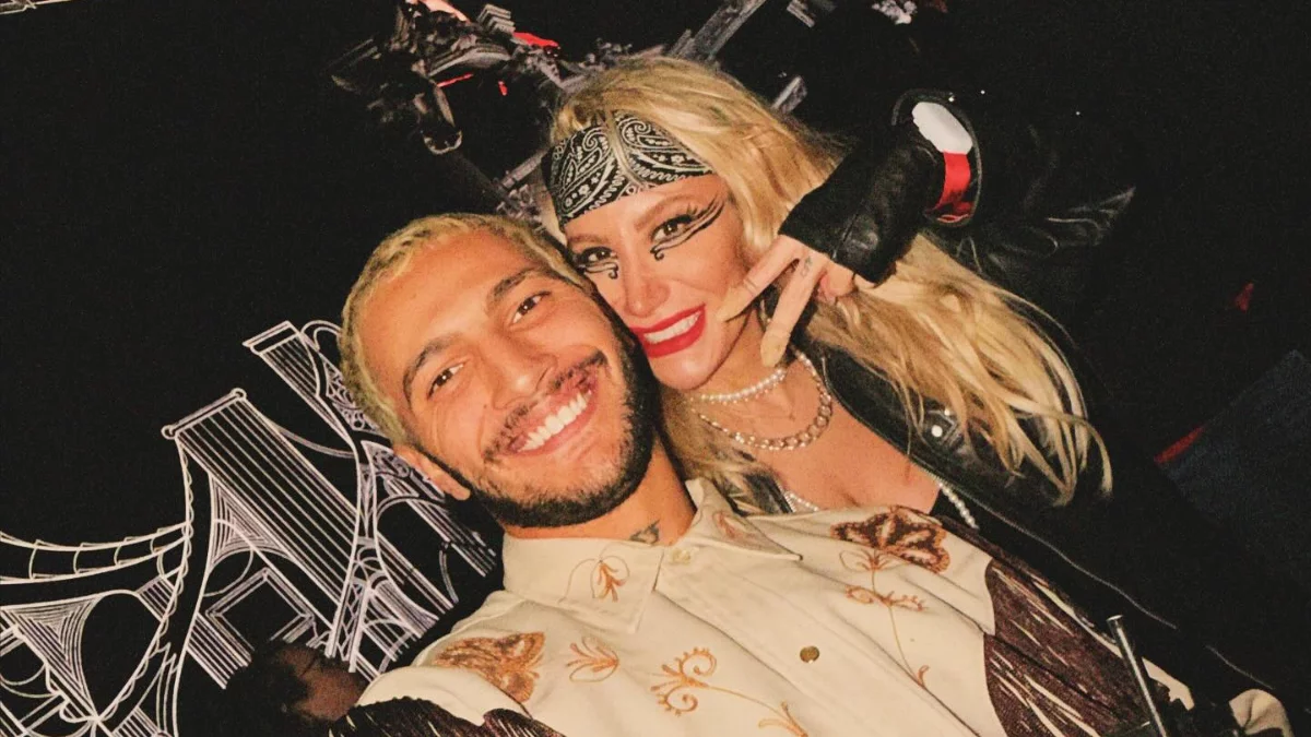 İrem Derici, Takipçisine Esprili Yanıt Verdi İrem Derici, Takipçisine Esprili Yanıt Verdi