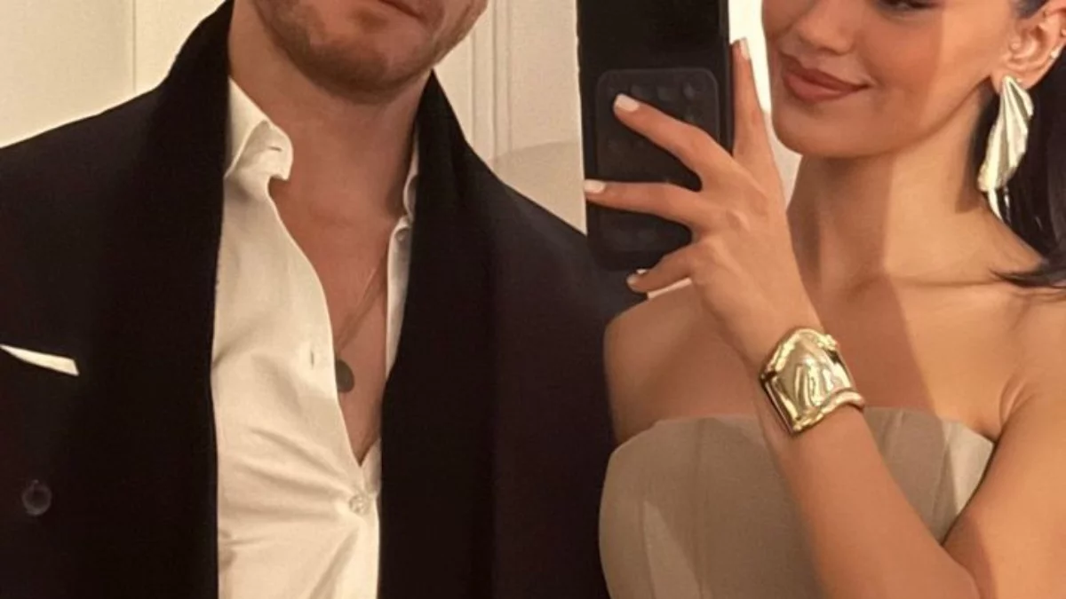 Kerem Bürsin ve Selin Yağcıoğlu’ndan İlk Fotoğraf Geldi Kerem Bürsin ve Selin Yağcıoğlu’ndan İlk Fotoğraf Geldi