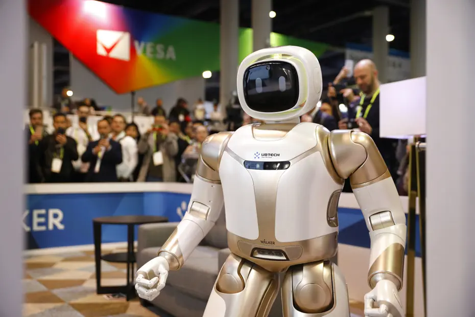 Çinli Robotlar Rehberlik Yapmaya Başlıyor: Fabrikalarda…