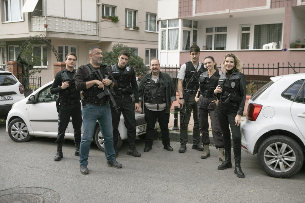 Arka Sokaklar 726. Bölümde Ekip, Ezra’yı Yakalamayı Başardı Arka Sokaklar 726. Bölümde Ekip, Ezra’yı Yakalamayı Başardı