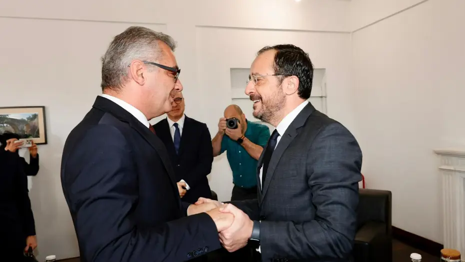 KKTC Cumhurbaşkanı Erhürman ve Rum Yönetimi Lideri… KKTC Cumhurbaşkanı Erhürman ve Rum Yönetimi Lideri…