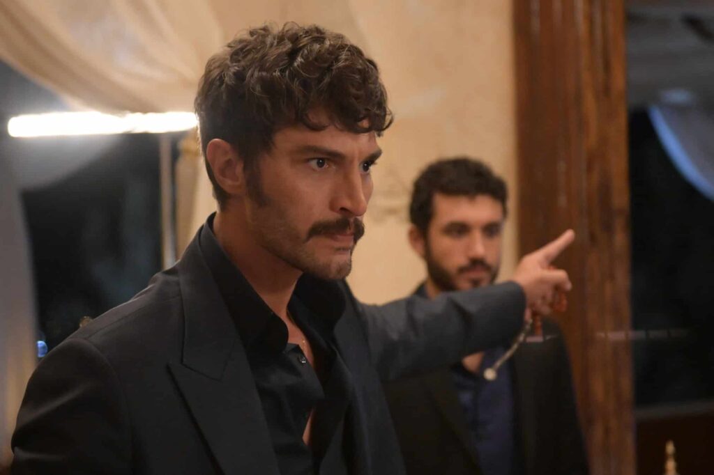 Halef: Köklerin Çağrısı 7. Bölümde Melek’in Soruları… Halef: Köklerin Çağrısı 7. Bölümde Melek’in Soruları…