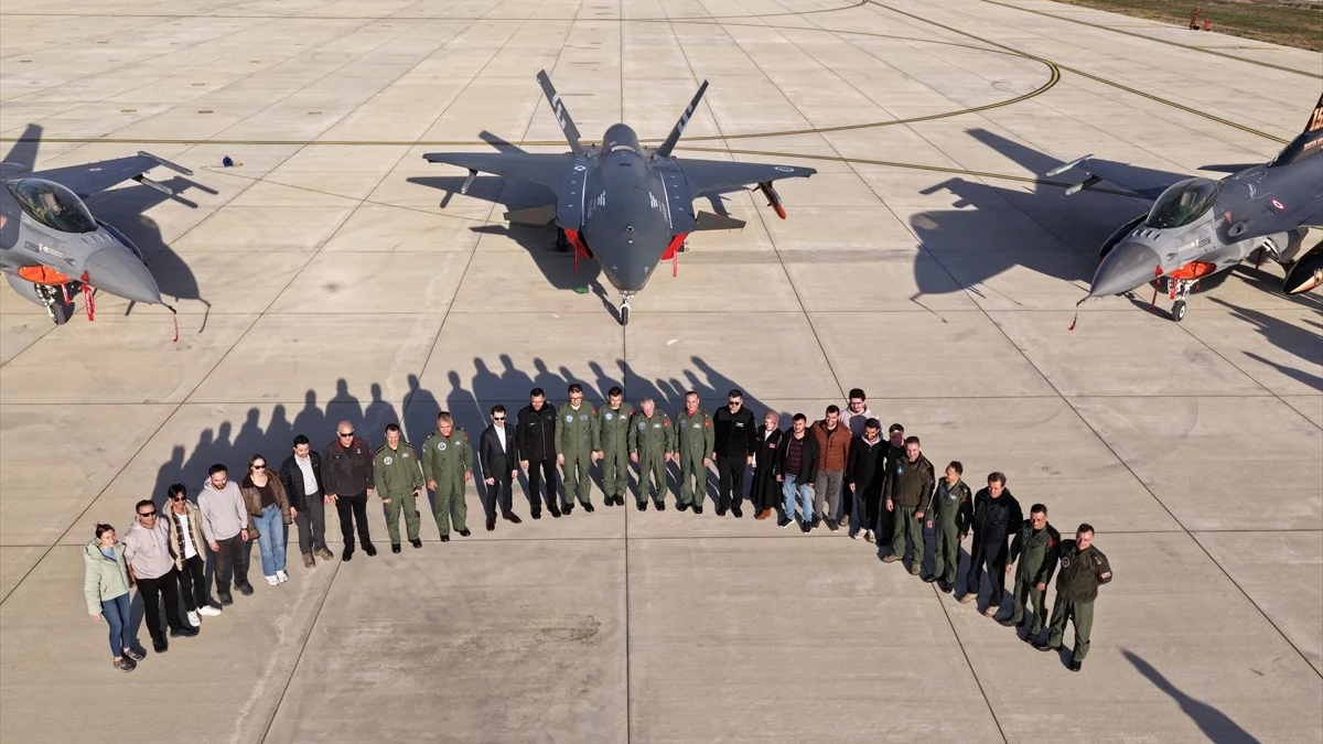 Bayraktar KIZILELMA, Hava-Hava Füzesiyle Tarihe Geçti Bayraktar KIZILELMA, Hava-Hava Füzesiyle Tarihe Geçti