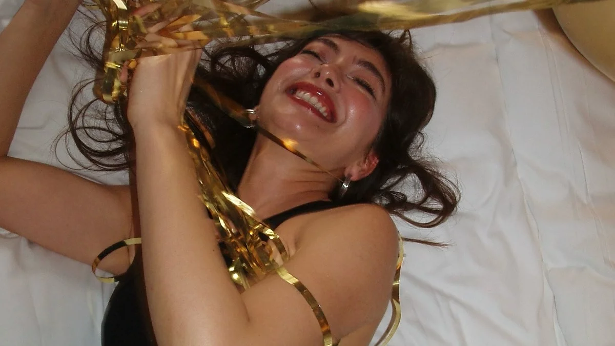 Neslihan Atagül ve Kadir Doğulu’dan Aile Pozu Paylaşımı Neslihan Atagül ve Kadir Doğulu’dan Aile Pozu Paylaşımı