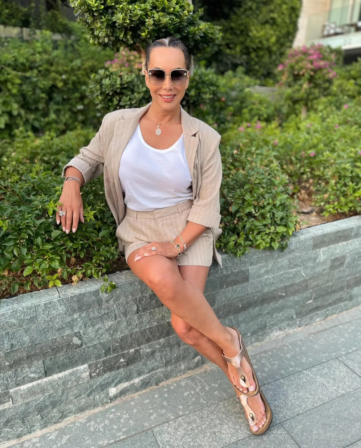 Asena’nın Dans Performansı Sosyal Medyada Tartışma Yarattı Asena’nın Dans Performansı Sosyal Medyada Tartışma Yarattı