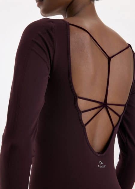 Comeup’ta Yeni Yıl Ruhu: Sezonun Moda Renkleriyle Yılbaşına… Comeup’ta Yeni Yıl Ruhu: Sezonun Moda Renkleriyle Yılbaşına…