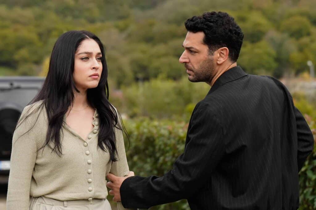 Güller ve Günahlar 7. Bölümde Aşk ve İhanet Temaları İşlendi Güller ve Günahlar 7. Bölümde Aşk ve İhanet Temaları İşlendi